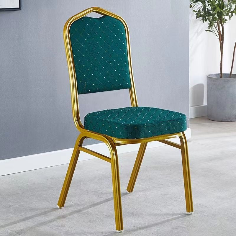 Eleganter gepolsterter Essstuhl mit goldenen Rahmen Karnz