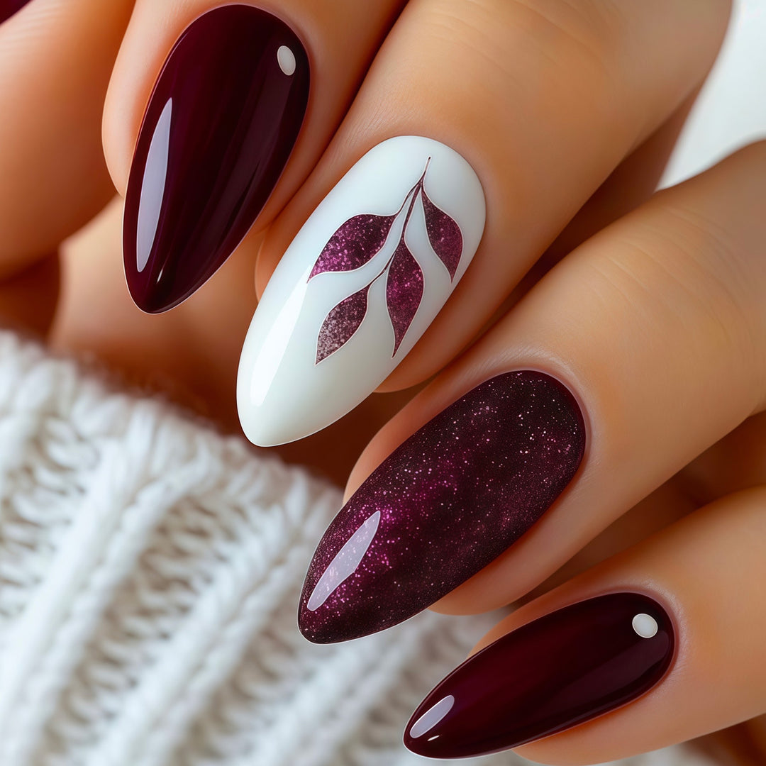 Künstlerisches Press-On Nail Art Set mit glitzerndem Blatt Design Karnz