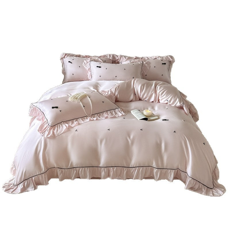 Elegante Satin-Bettwäsche-Garnitur mit Volant, Kontrastpaspel und zarter Schleifen-Stickerei]