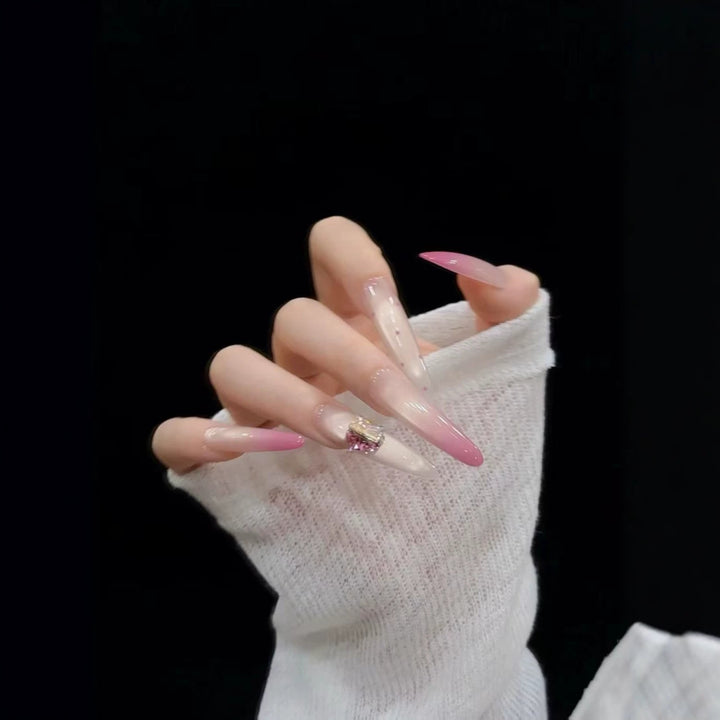 Stiletto-Nagelkunstverlängerungen mit elegantem Design