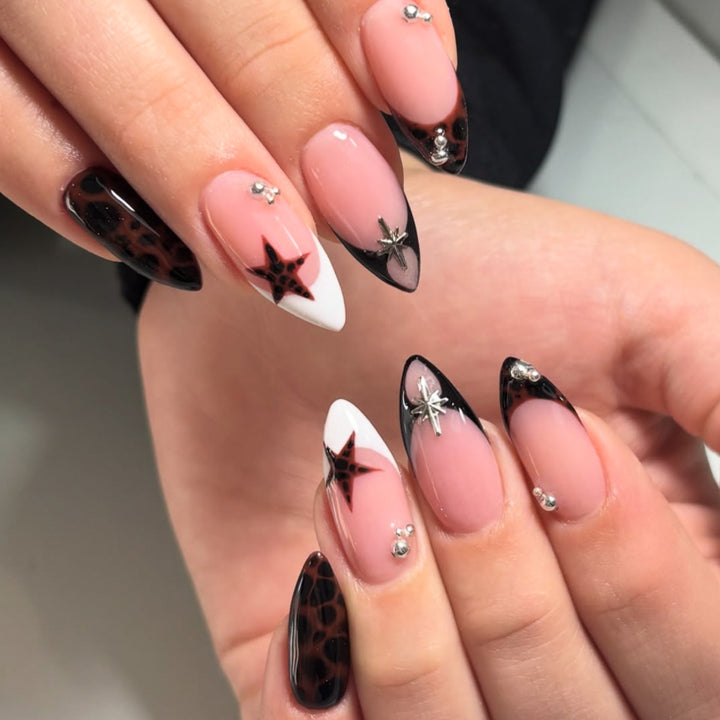 Künstlerisches 3D-Acryl-Nail-Design Karnz