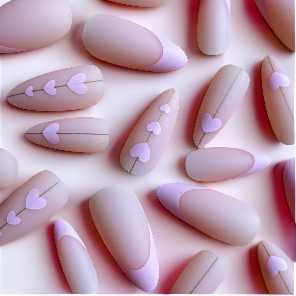 Herz-Inspirierte Elegante Nagelkunst Karnz