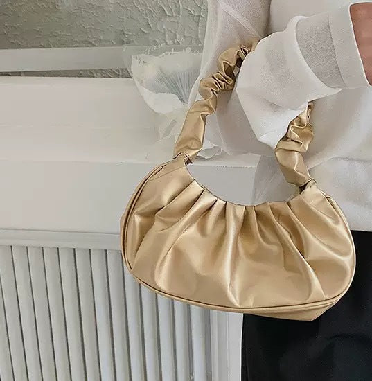 Lässige Beuteltasche Aus Veganem Leder Karnz