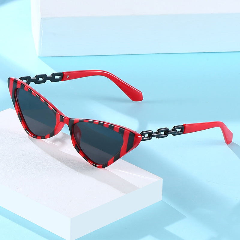 Damen Cat-Eye Sonnenbrille mit stilvollen Kettenakzenten Karnz