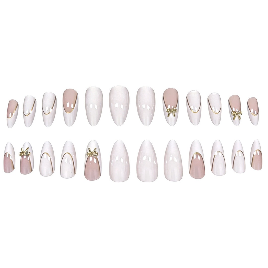 Elegante Stiletto-Nagelkunstverlängerungen mit dekorativem Bogen Karnz