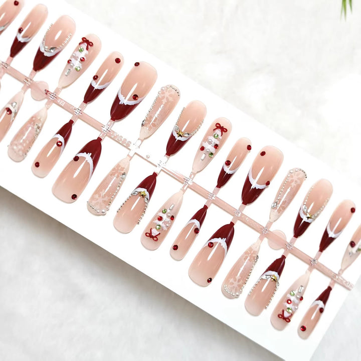 Festliche Kunstnägel mit Weihnachtlichen Motiven Karnz