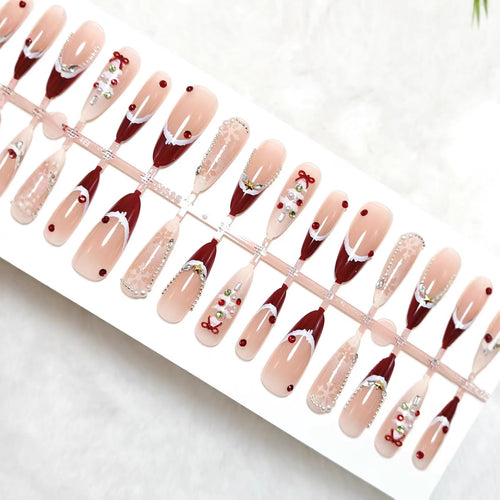 Festliche Kunstnägel mit Weihnachtlichen Motiven Karnz