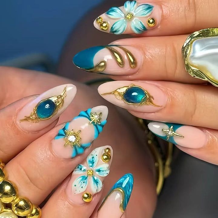 Künstlerisches Gold und Blumen Druck-auf-Nägel Set Karnz