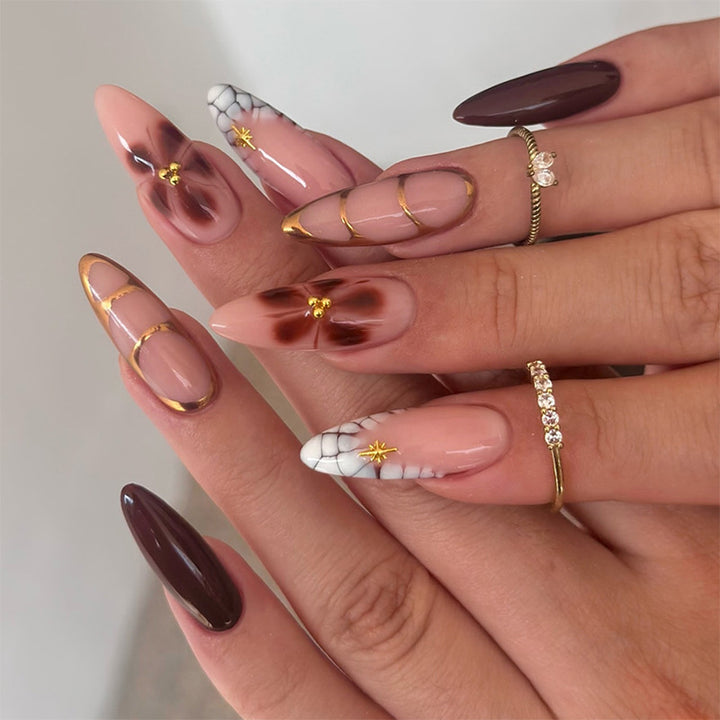 Dekoratives Floral Press-On Nagelkunst Set Karnz