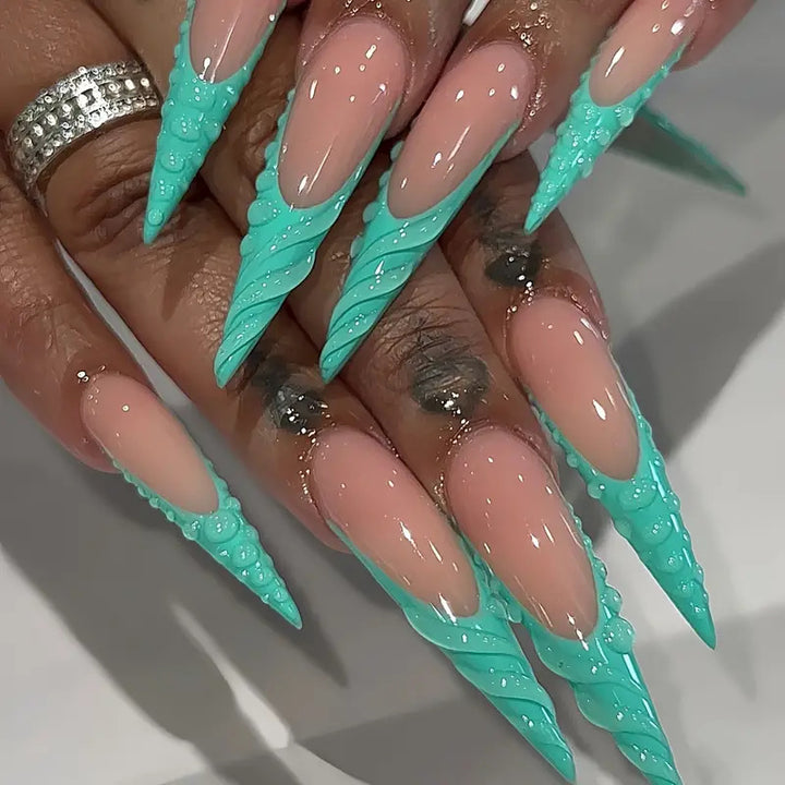 Einzigartige 3D Muschel-inspirierte Press-On Nagelkunst Karnz