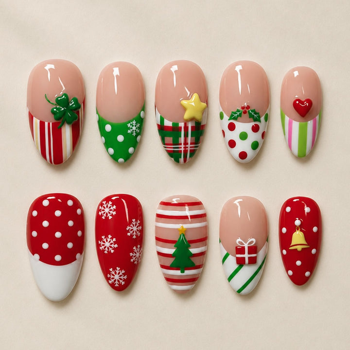 Festliche Kunstnägel mit Weihnachtsmotiven Karnz