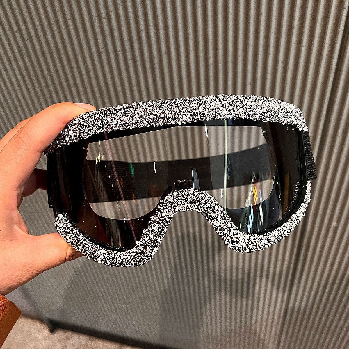 Damen glamouröse Skibrille mit funkelndem Kristallrahmen Karnz