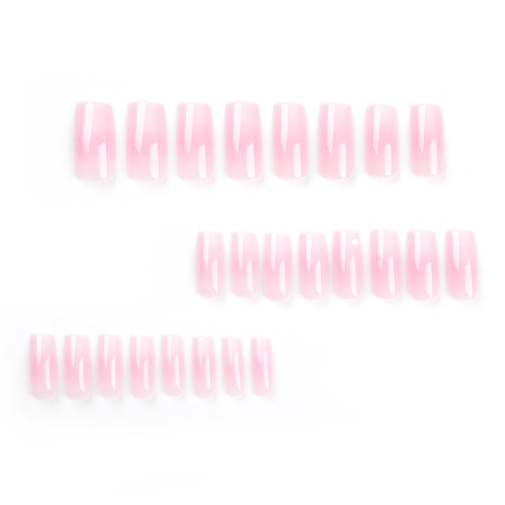 Kunstvolle Nagelverlängerungen mit elegantem Ombre-Finish Karnz