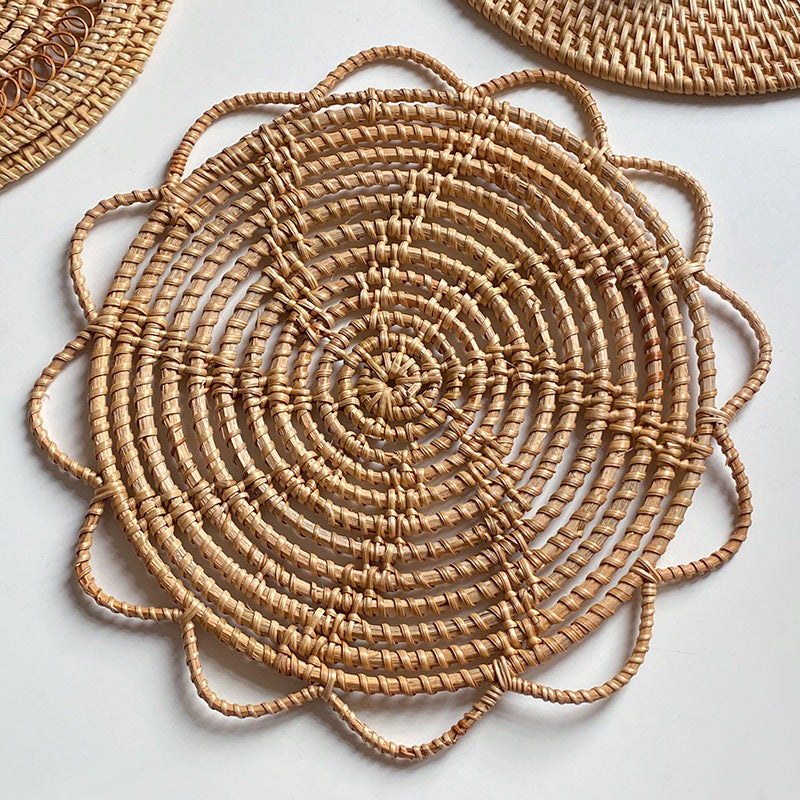 Damen Elegante handgewebte Rattanunterlage Karnz