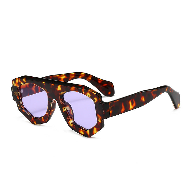 Fette geometrische Schildbrille Karnz