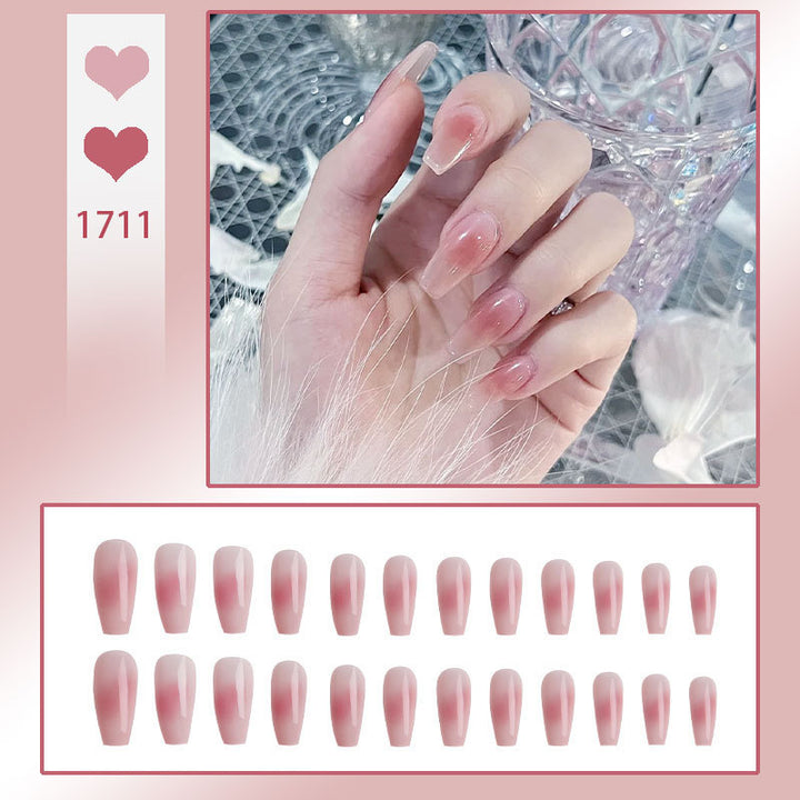 Kunstnagelset mit elegantem French-Tipp und Glitzerakzenten Karnz