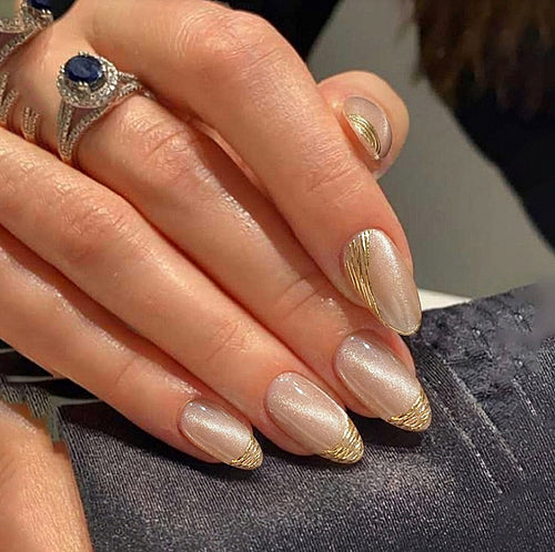 Stylisches Dekoratives Press-On Nagelset Karnz