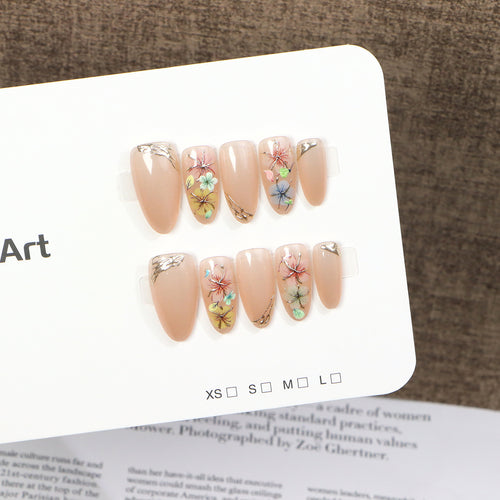 Blumeninspiriertes Press-On Nagelkunstset Karnz