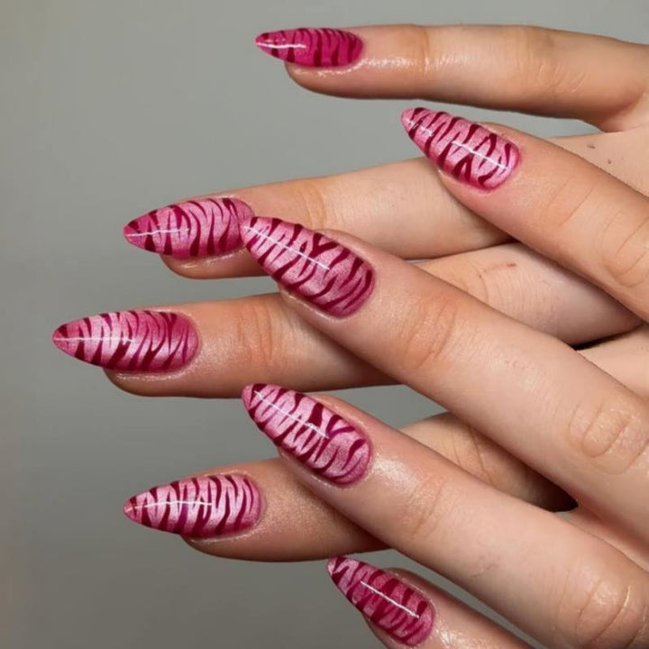Künstlerische Stiletto-Nagelkunst-Tipps Karnz