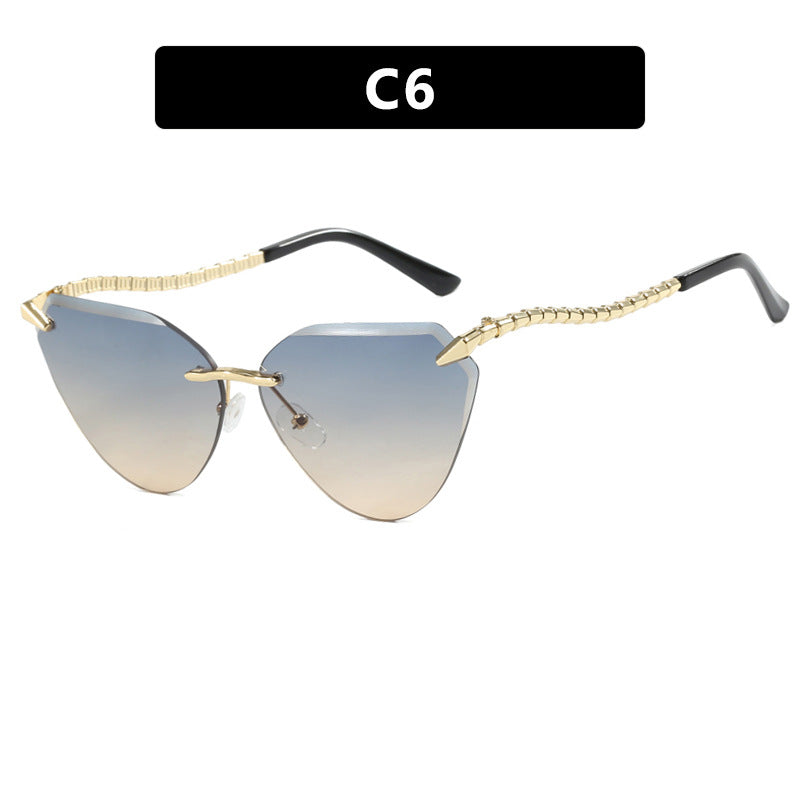Damen Cat-Eye Sonnenbrille mit einzigartigem goldenen Rahmendesign und schützenden Gläsern Karnz
