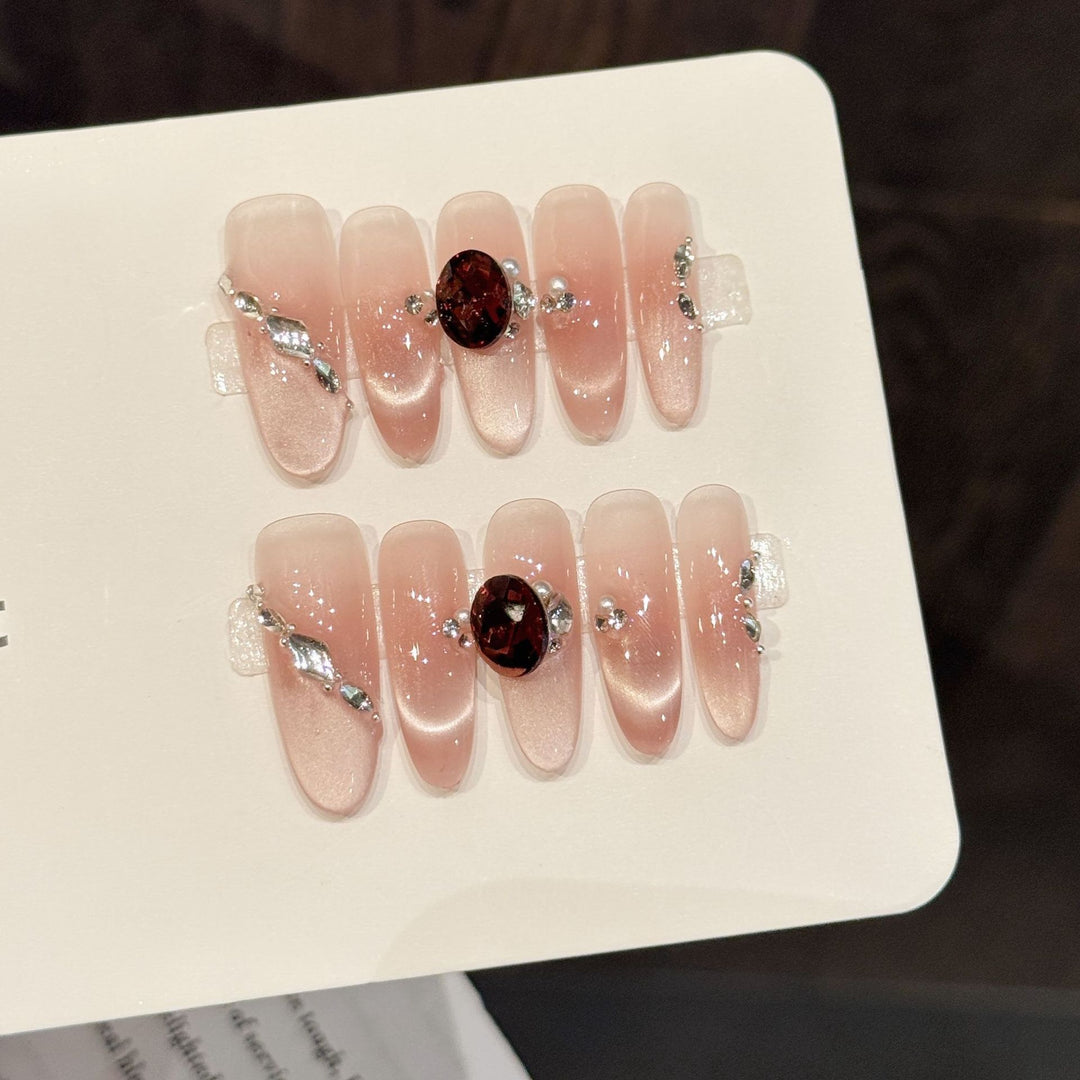 Elegantes Press-On-Nagel-Set mit Kristallakzenten