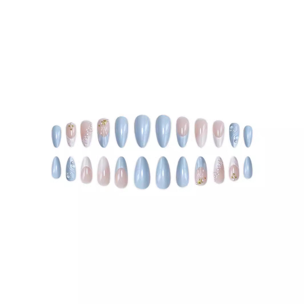 Künstlerisch von der Marine inspirierte Nagelkunst Karnz