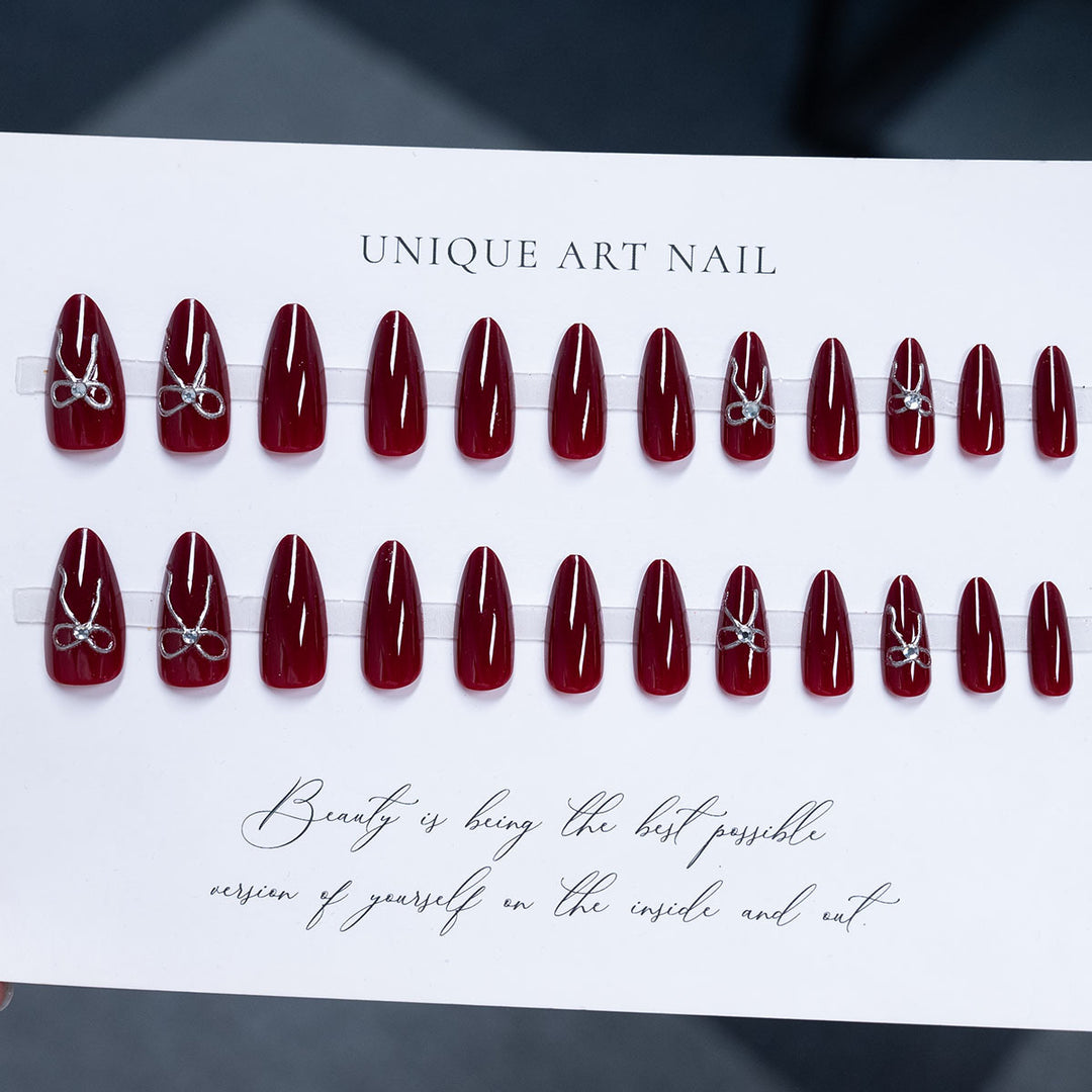 Elegante Glänzende Mandel-förmige Nagelkunst