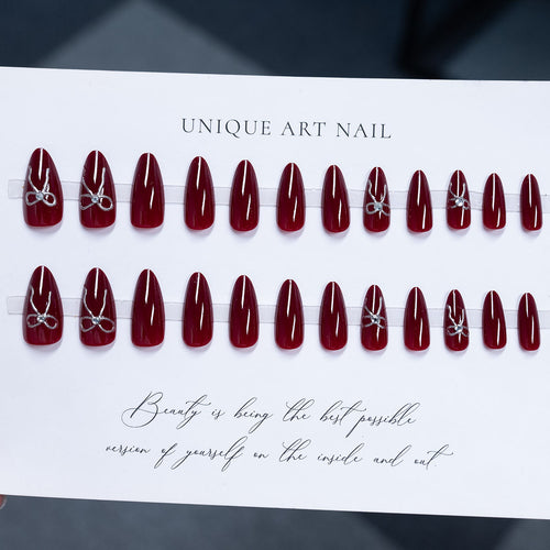 Elegante Glänzende Mandel-förmige Nagelkunst