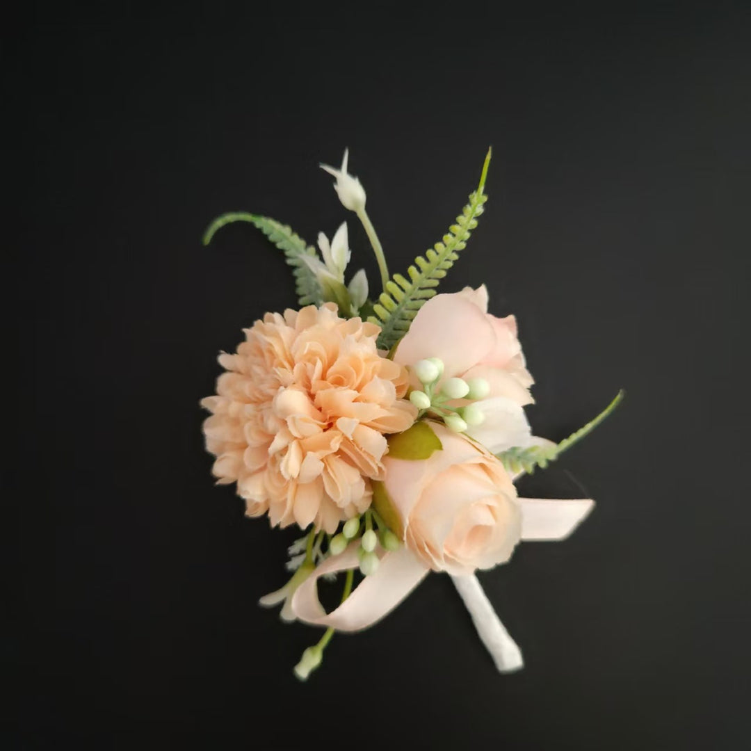 Klassische Blumen Corsage