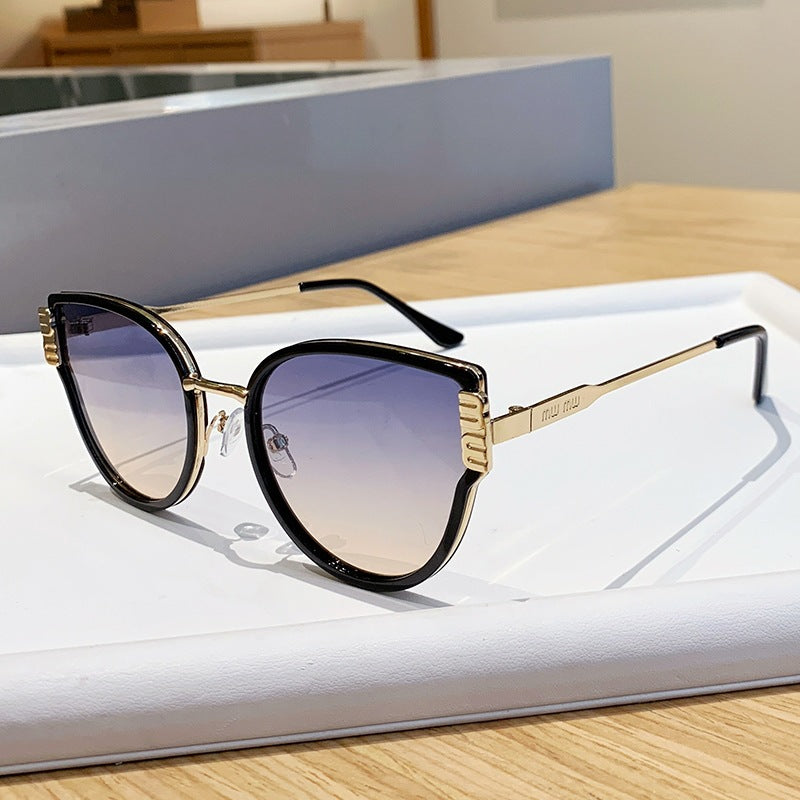 Damen Cat-Eye Sonnenbrille mit eleganten akzentuierten Gläsern Karnz