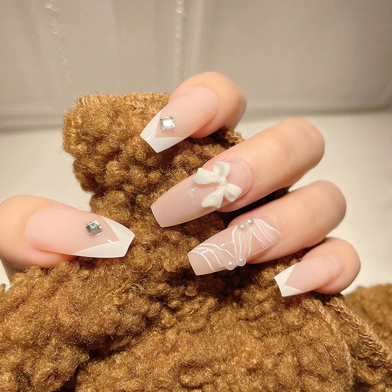 Elegantes Acryl Press-On-Nagelset Karnz