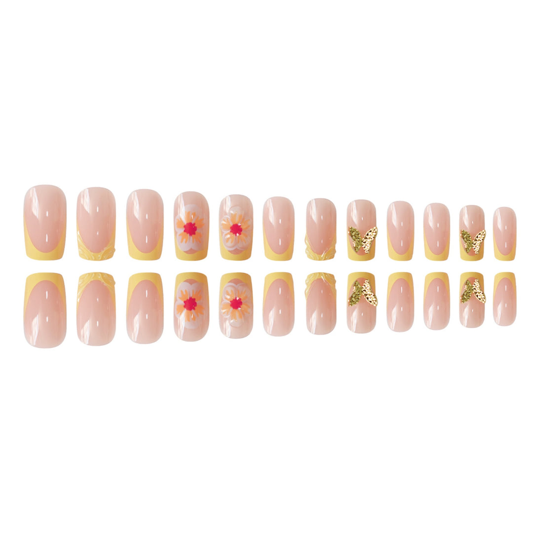 Künstlerisches florales Press-On-Nageldesign Karnz