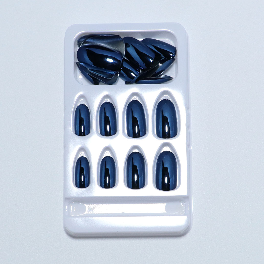 Glänzendes Stiletto Press-On Nagelset Karnz