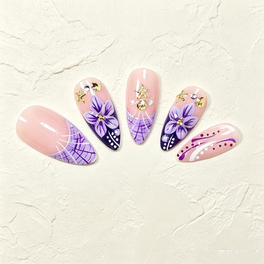 Dekorative Florale Stiletto Nagelkunst Karnz