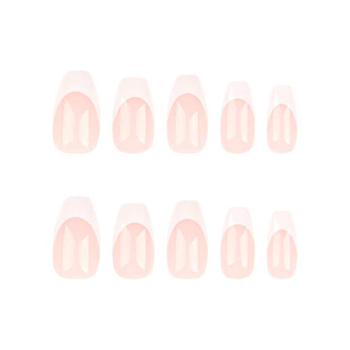 Elegante Nagelkunst mit French-Tip Design Karnz