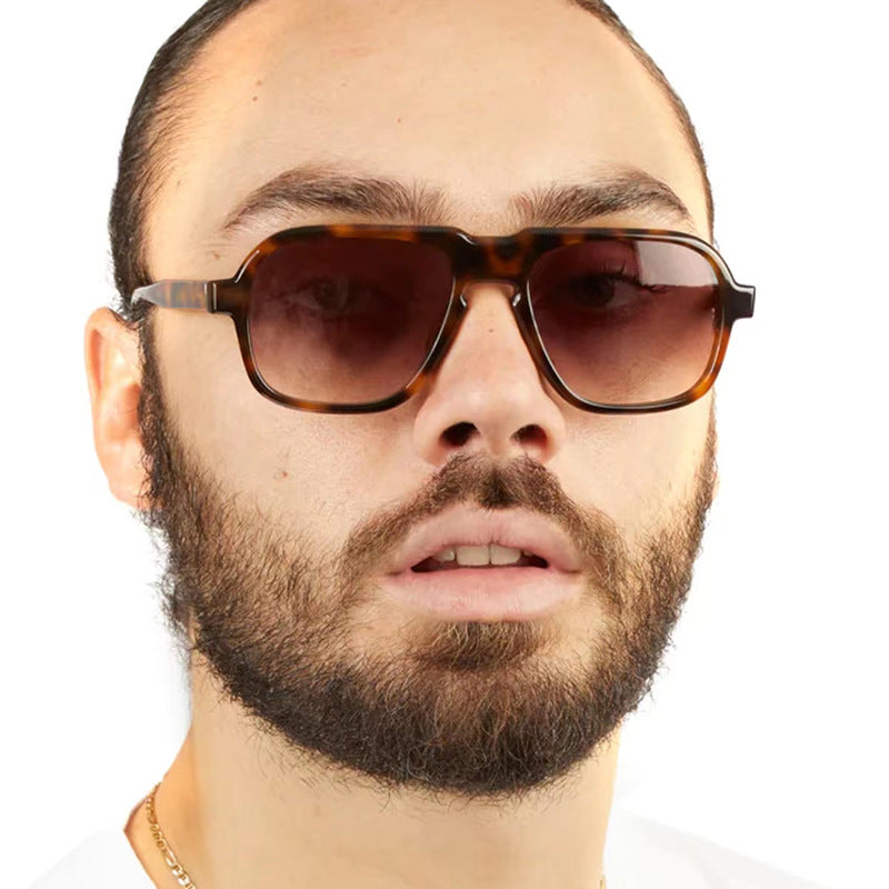 Damen außergewöhnliche Sonnenbrille im modernen Tierdruckdesign Karnz