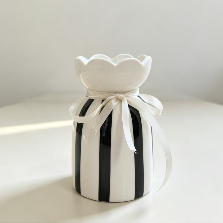 Elegante dekorative Blumenvasen Karnz