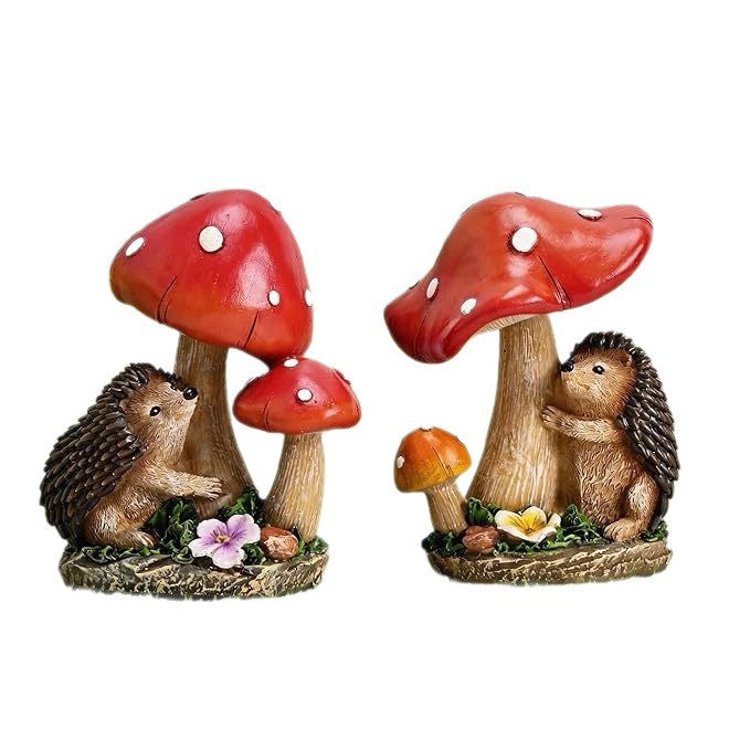 Niedliche Dekofigur mit Igel und Fliegenpilzen Karnz