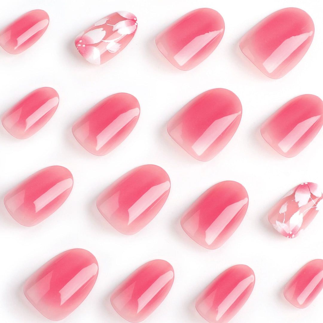 Kunstvolle Premium Nagelkunst mit floralen Akzenten Karnz