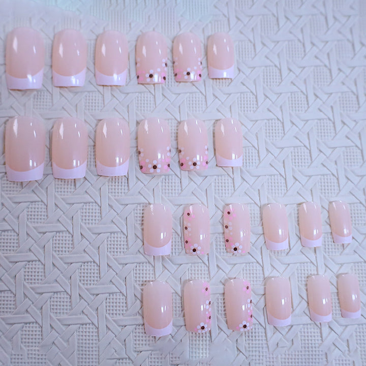 Elegante Nagelkunstverzierungen Karnz 1789915990