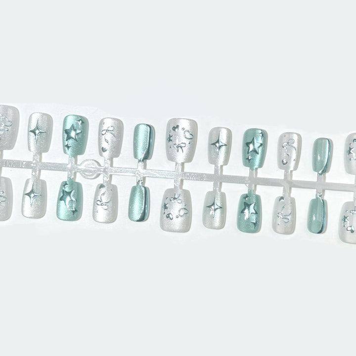 Press-On Nagel Kunst Set mit himmlischen Designs