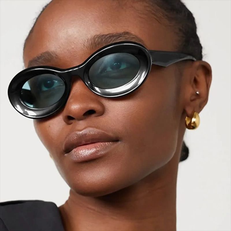 Damen ovale Sonnenbrille mit modernen Gläsern Karnz