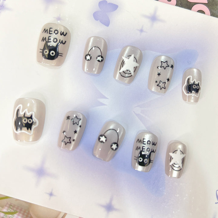 Verspielte Nagelkunst mit Katzenmotiven Karnz