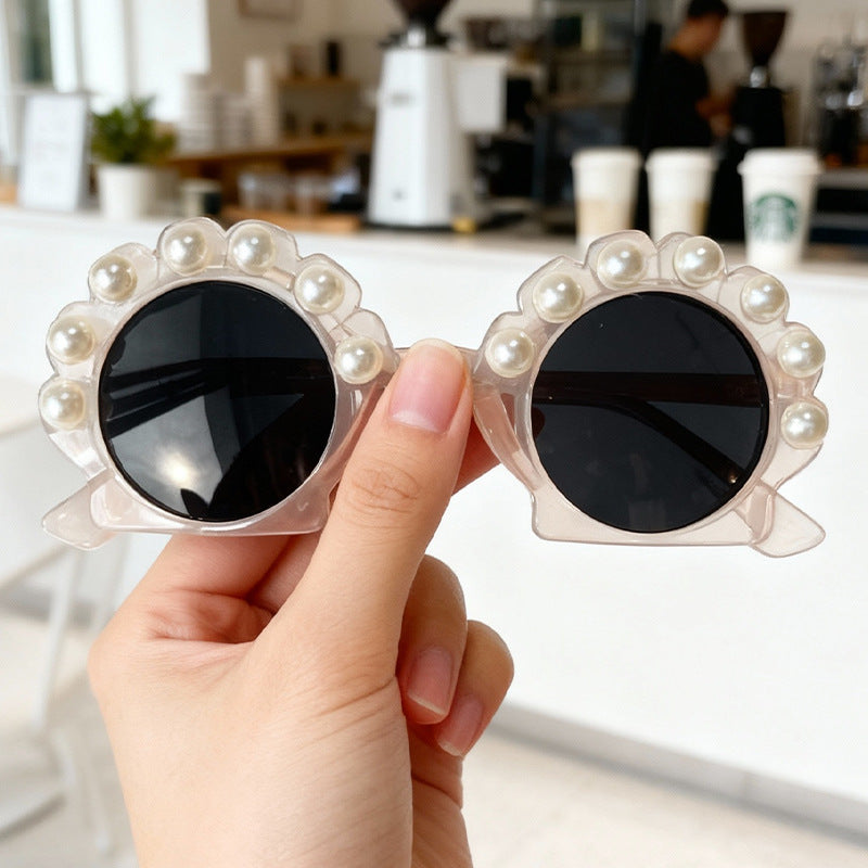 Perlenakzentuierte, von Vintage inspirierte Sonnenbrille Karnz