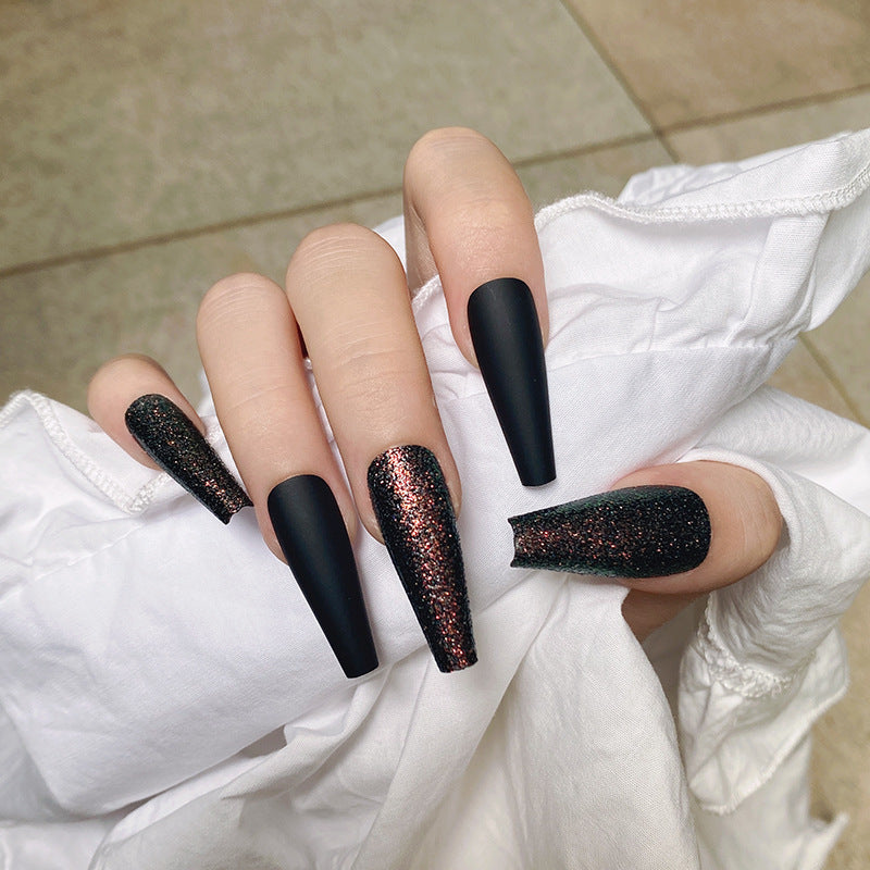 Elegante Matte Stiletto Nagelerweiterungen