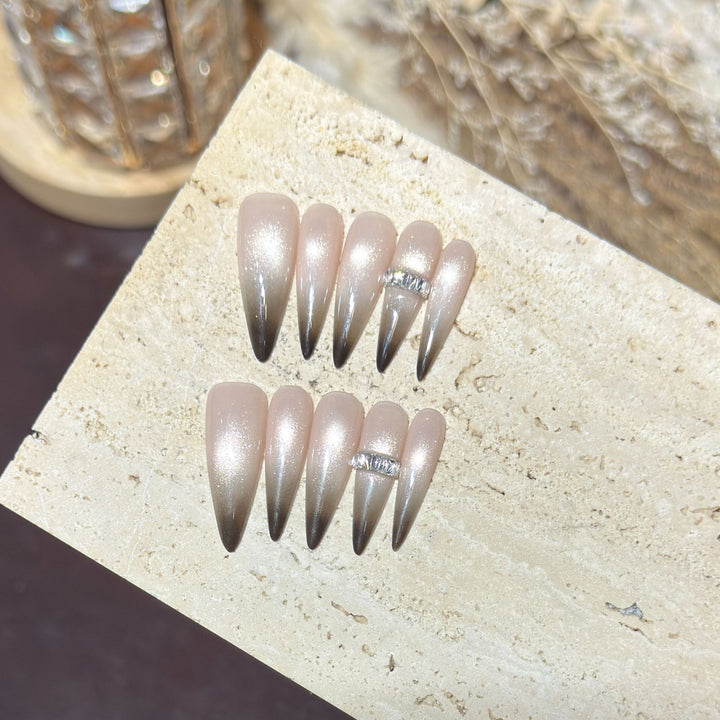 Elegante Stiletto Press-On Nägel Set mit Glitzerakzenten