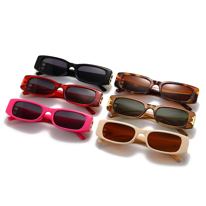 Damen Modische Sonnenbrille mit luxuriösem goldfarbenen Akzent Karnz