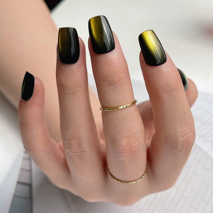 Glänzende Metallische Press-On Nagelspitzen Karnz