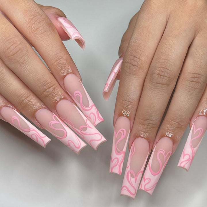 Langes Press-On Nagelkunstset mit Herzdesign Karnz