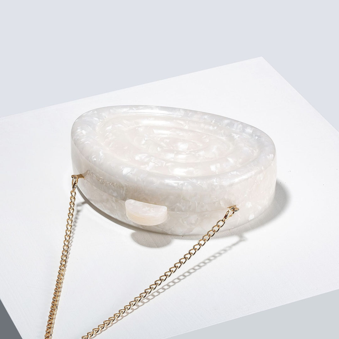 Künstlerische Wellenförmige Clutch